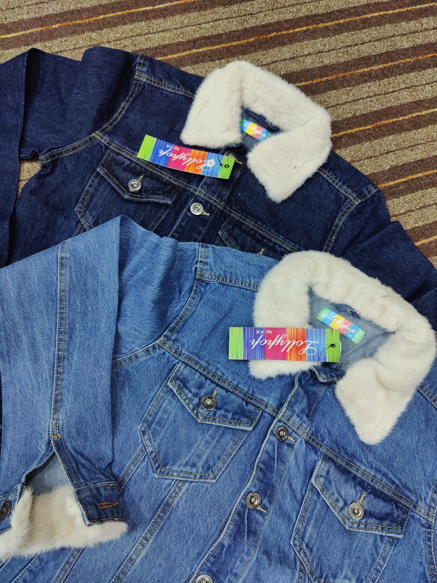 Stylish denim jacket for girls